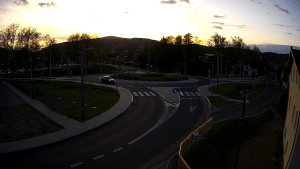 ujęcie z kamery przedstawiające rondo w Piechowicach