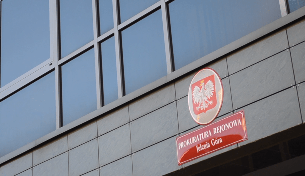 akt oskarżenia wobec opiekunki