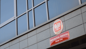 akt oskarżenia wobec opiekunki