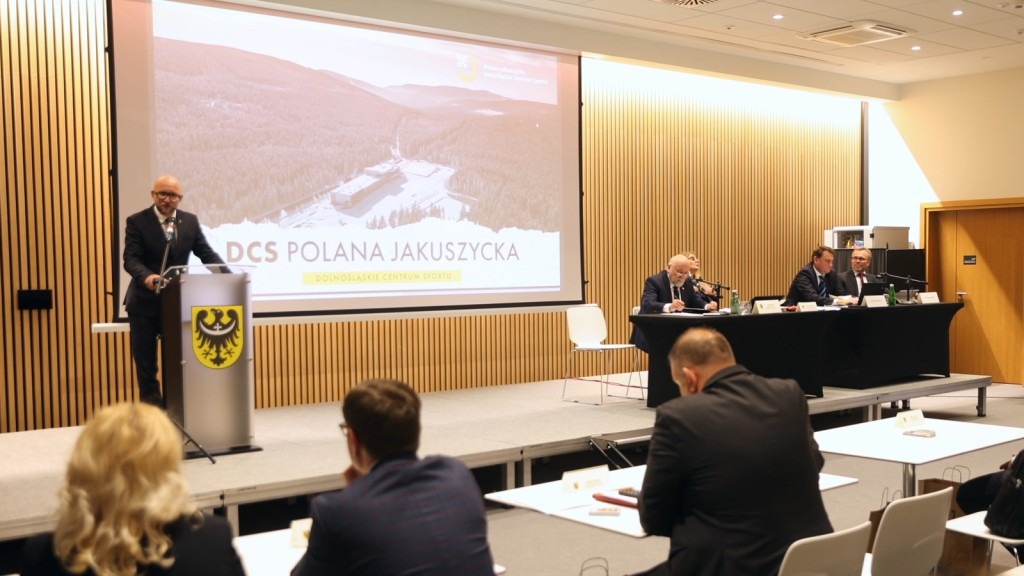 Wojciech Gęstwa podczas wyjazdowej XXII sesji Sejmiku Województwa Dolnośląskiego odpierał zarzuty o niszczenie narciarstwa biegowego w Górach Izerskich