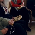 Muzykoterapia w Chrośnicy. Warsztaty w Wiosce Barwnych Wątków