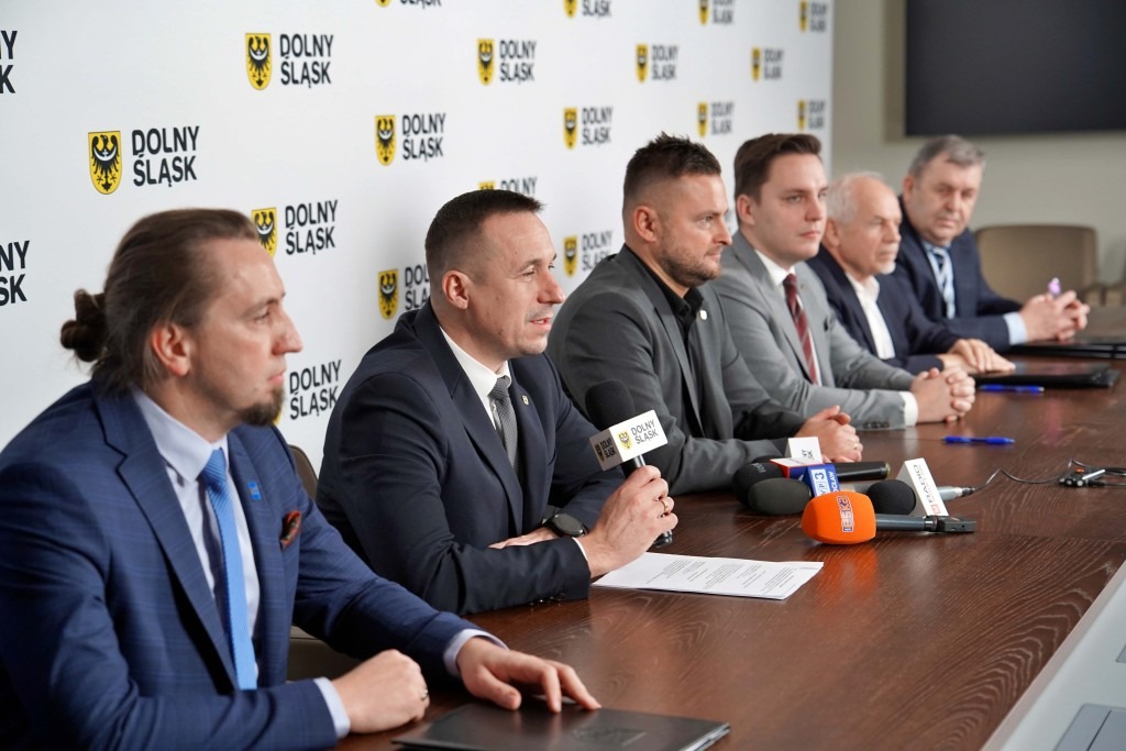 Ważne inwestycje w infrastrukturę kolejową i drogową