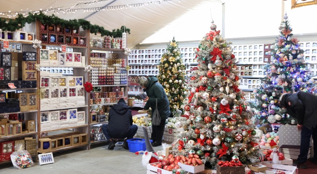 Ozdoby choinkowe VIBIS w firmowym sklepie