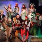 Wiejski Teatr Izerski wystawił w Kromnowie spektakl pt. Legenda Ziemi Izerskiej. Moc Małych Społeczności. buduje kulturę u podstaw