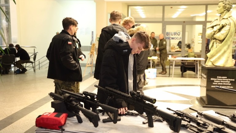 Bezpieczeństwo wewnętrzne, Karkonoska Akademia Nauk Stosowanych, KANS Jelenia Góra, studia w Jeleniej Górze, służby mundurowe, jak zostać policjantem, studia mundurowe