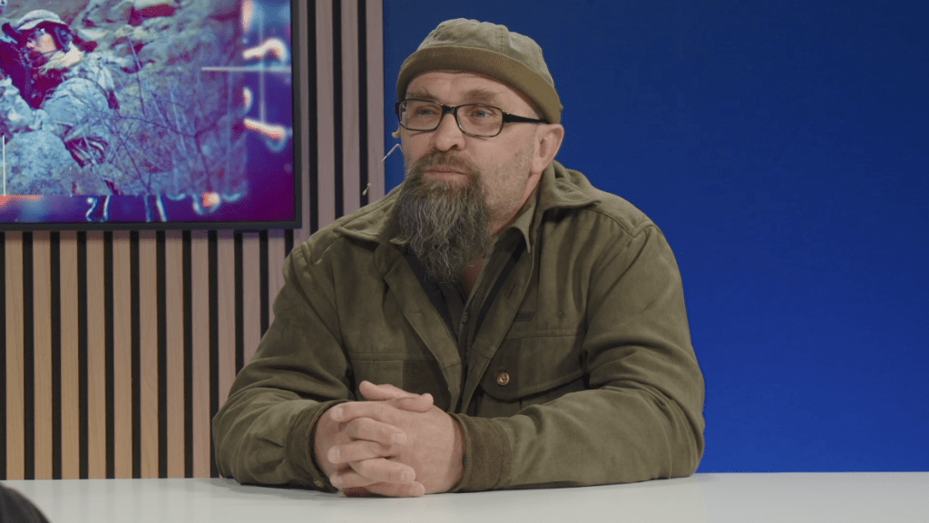 Gdy lód pęka pod stopami, brzmi to jak wystrzał. Wtedy rozumiesz, że jesteś tu tylko gościem-rozmowa z podróżnikiem i fotografem Piotrem Malczewskim