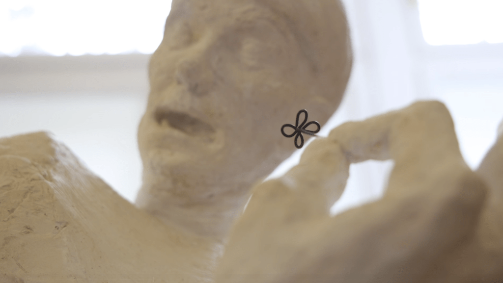 Rzeźbami przestrzeń stworzona